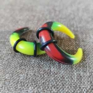 3/$30✨ 8mm (0g) Rasta Colored Silicone Barbs Plugs